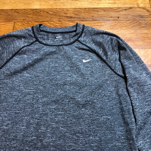 Nike Drifit Performance Men’s Long Sleeve Tee - Picture 2 of 4
